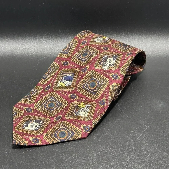 The Disney Store Tie Men’s 60” L 4” W Mickey Goofy Donald Print 100% Silk - Picture 1 of 4